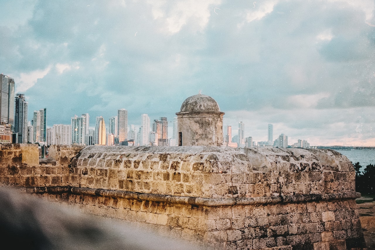 Murallas de Cartagena (Walled City ramparts at sunset)