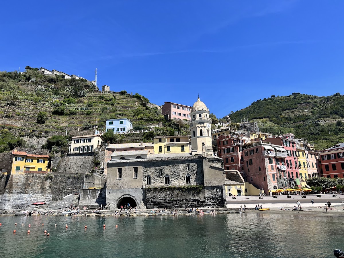 Vernazza harbour
