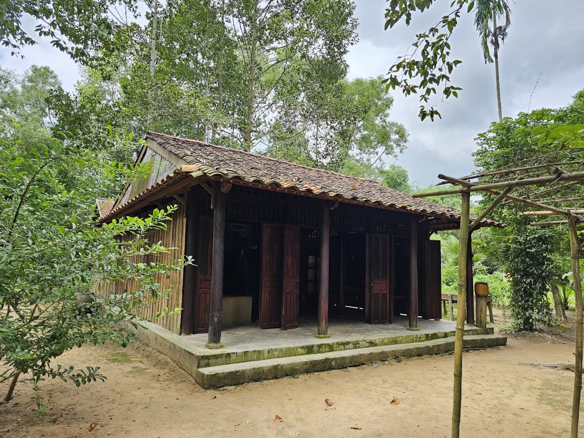 Cu Chi Tunnels