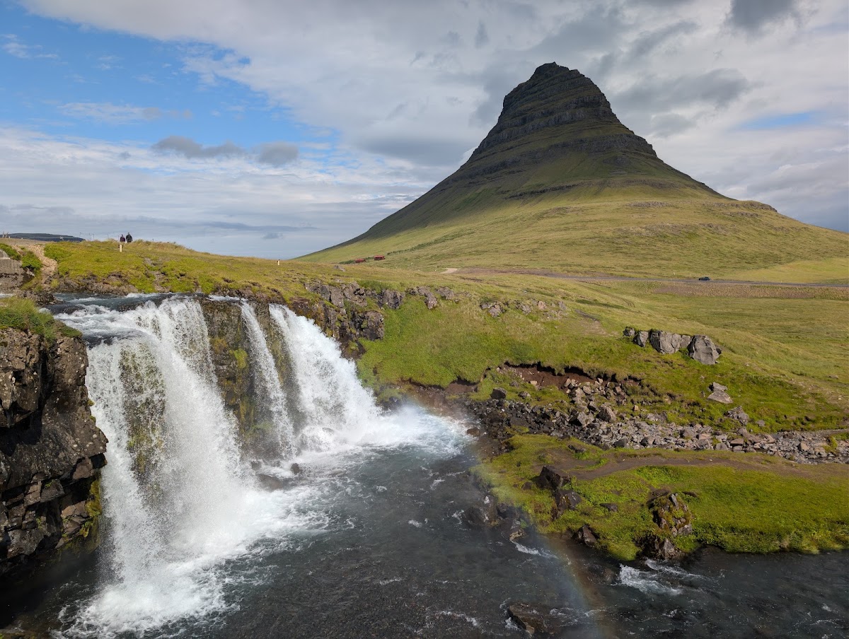 Kirkjufell mountain and Kirkjufellsfoss